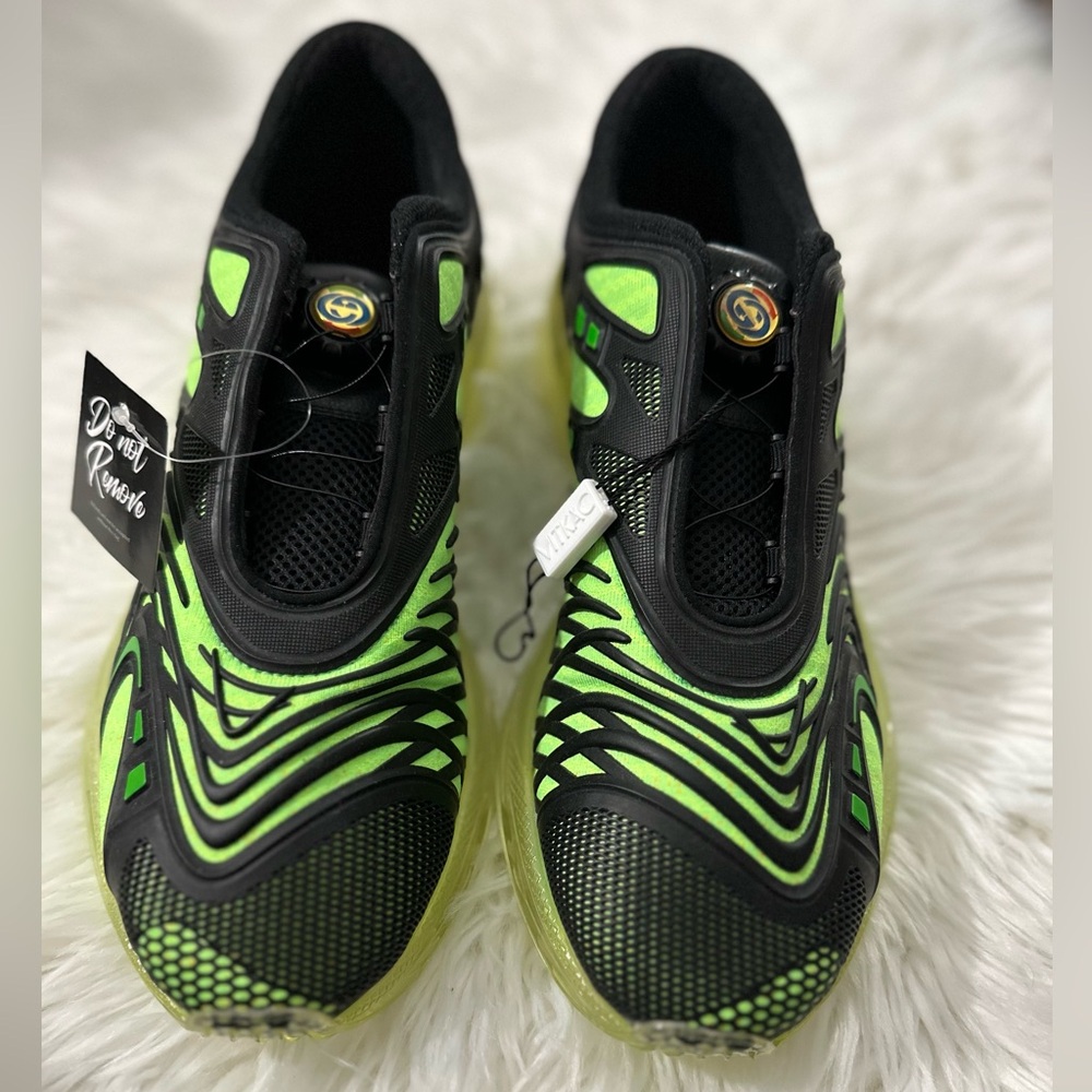 GUCCI SHOES SIZE 11, BRAND NEW!!